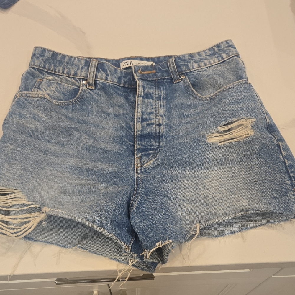 Zara Women's Light Blue Distressed Jean Shorts
